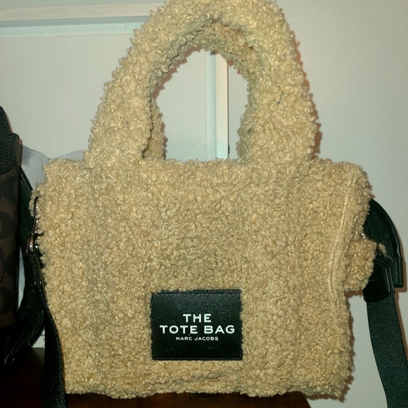 Marc Jacobs Handbags - Marc Jacobs teddy bear tote